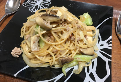 雪国えりんぎとアンチョビキャベツのパスタ