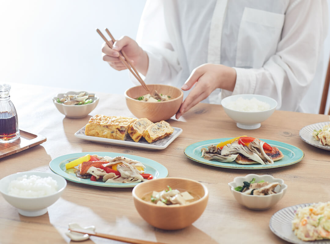食卓の画像